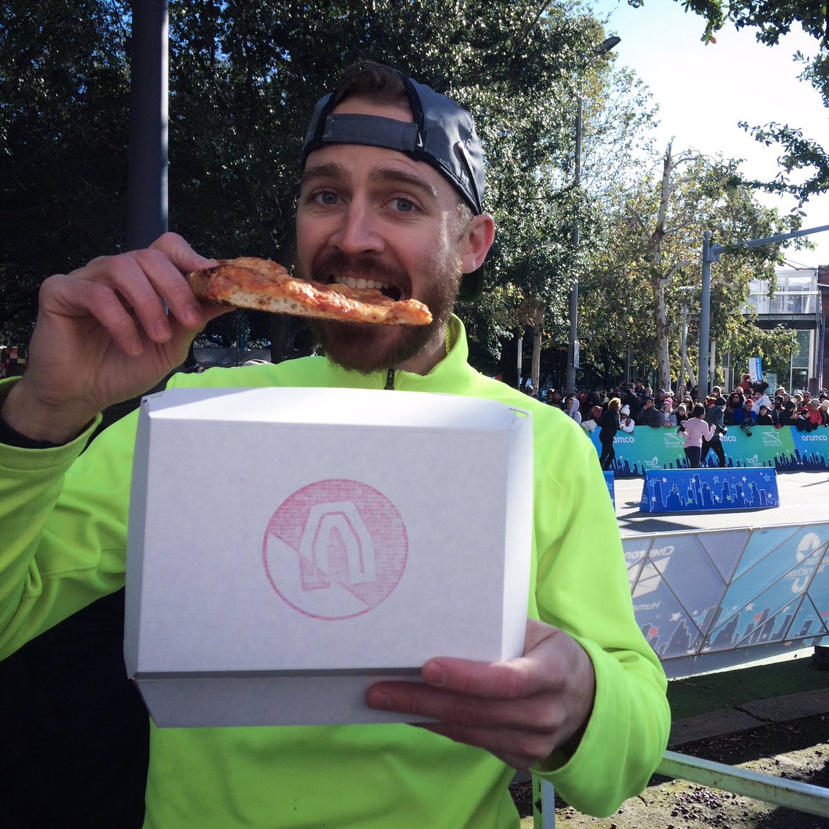 VinnysHTX's tweet photo. The real finish line’s at Vinny’s 🙌🏼 Find Key in the @DiscoveryGreen area handing out tickets for free slices 🍕🏃🏻‍♀️✨
#runhou #houmarathon https://t.co/5cPBiREGvE