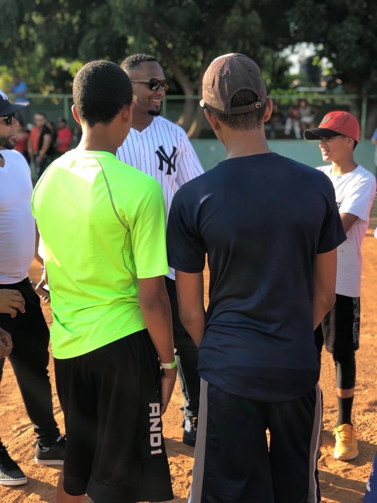 Miguel Andujar (@mandujarpapa) on Twitter photo Gracias a Dios & a <a href="/ncboomstick23/">Nelson Cruz</a> por la invitación a su clinica de béisbol..! #enjoy🚁🤙🏾 #GodisLove🙏🏾 Gracias a Dios & a <a href="/ncboomstick23/">Nelson Cruz</a> por la invitación a su clinica de béisbol..! #enjoy🚁🤙🏾 #GodisLove🙏🏾