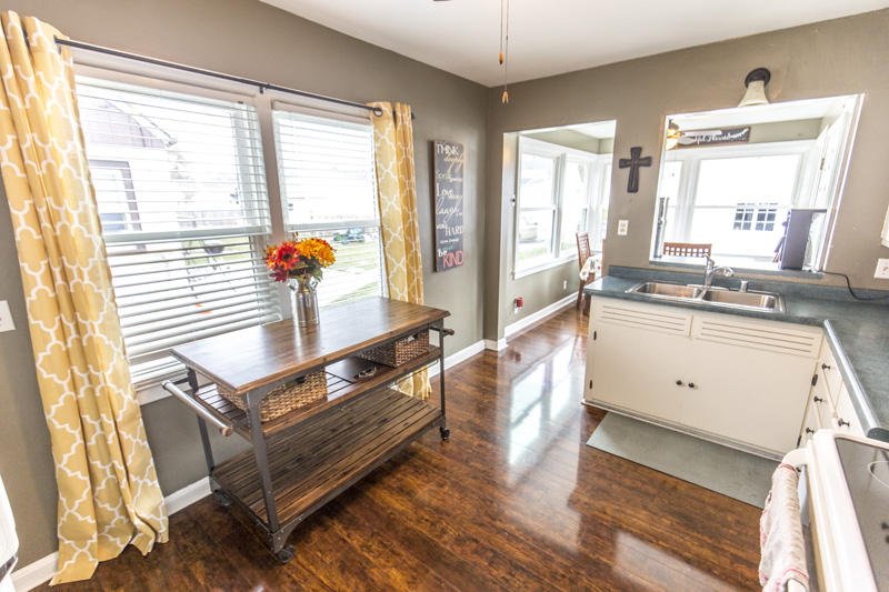 TheLienTeam's tweet photo. Happy Sunday Friends! Open house today from 12-2pm @ this beautiful cape cod! 

https://t.co/3jxviZ8Tjx

Visit our website below for additional pictures and info on this home! https://t.co/8LHXIZdGAe