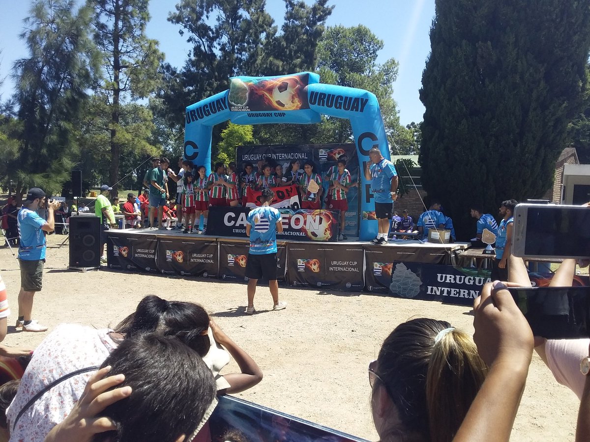 onlyintersports's tweet photo. Gracias chicas! CAMPEONAS del Torneo Internacional de Fútbol Femenino Sub14 #UruguayCup "No words", nothing to tell, only, WE ARE THE CHAMPIONS of Uruguay Cup 2019. #vamoslaverde #GoColonFC #YesWeCan #OneTeamOneHeart "2019" ¡Se viene un año de muchas alegrías!
fotos: @colon1907 https://t.co/lsdmTIO3Oi