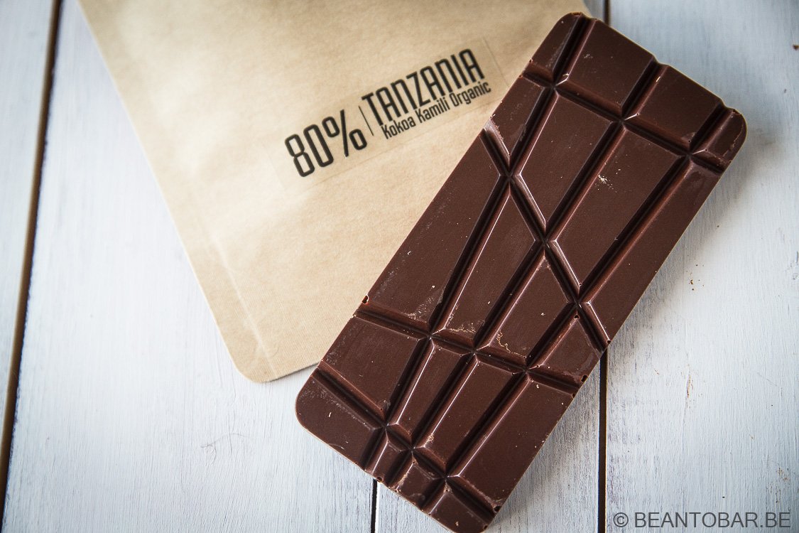 A double layered bar! Chocolatoa - Belgian bean-to-bar chocolate maker offers a very tasty Tanzania 80% bar! beantobar.be/review-chocola… #beantobar #review #chocolate