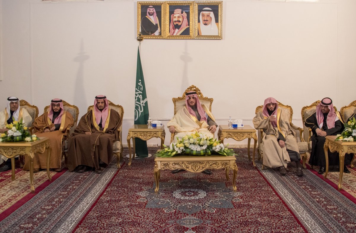 أمير #الجوف يستقبل المواطنين والمسؤولين بمحافظة #القريات
http://www.alriyadh.com/1732647