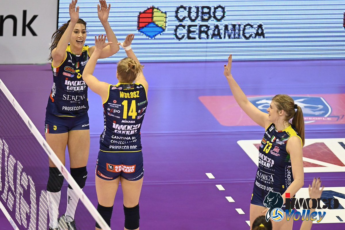 ImocoVolley's tweet image. #ConMon. #quartidifinale #coppaitalia #samsungGalaxyA
@ImocoVolley 2 @VeroVolleyMonza 1 (25-21/24-26/25-22) #imocoboom