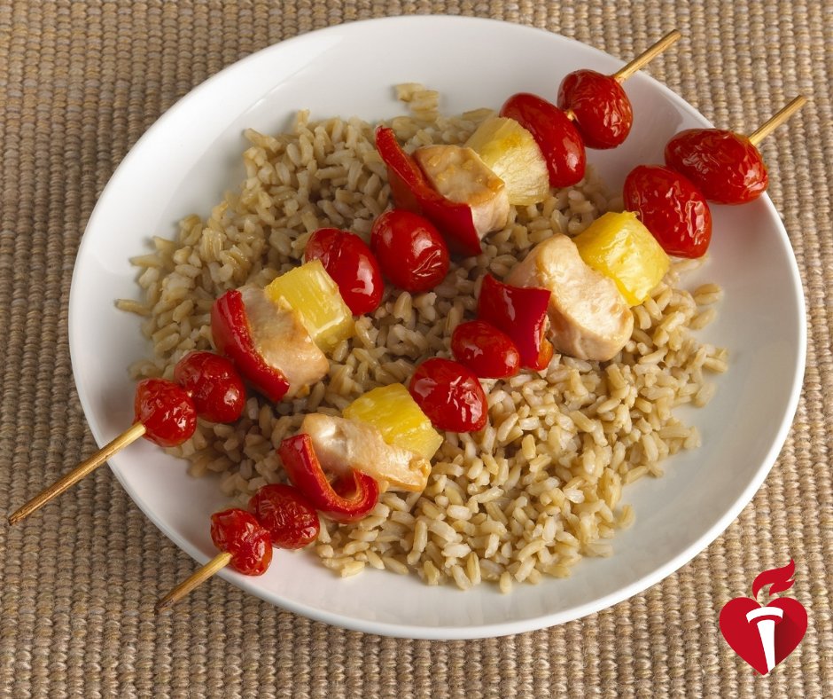 HeartAssocMN's tweet photo. In need of some #KidFriendly food inspiration? Try this pineapple chicken kebab that's flavor-packed, yet accessible. Tip: grab a bag of frozen brown rice that just needs to be steamed for even shorter prep time. #AddColor #CookingwithHeart
https://t.co/3uAWSGmmEl https://t.co/ibJXcJvYTi