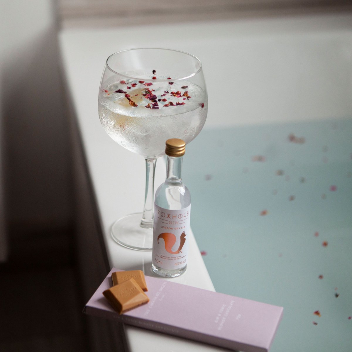 LetterboxGift's tweet photo. GIN, CHOCOLATE & BATH = THE PERFECT SUNDAY! ππΈπ #gin #ginlover #gingiftset #foxholegin #ginchocolate #ginoclock #pimpyougin #ginsubscription #gincocktails #ginlovers #chocolatesociety #gincoaster #ginbath #ginrecipes #letterboxgifts #ginandtonic #ginstagram #gingingin https://t.co/06FspnpAaV