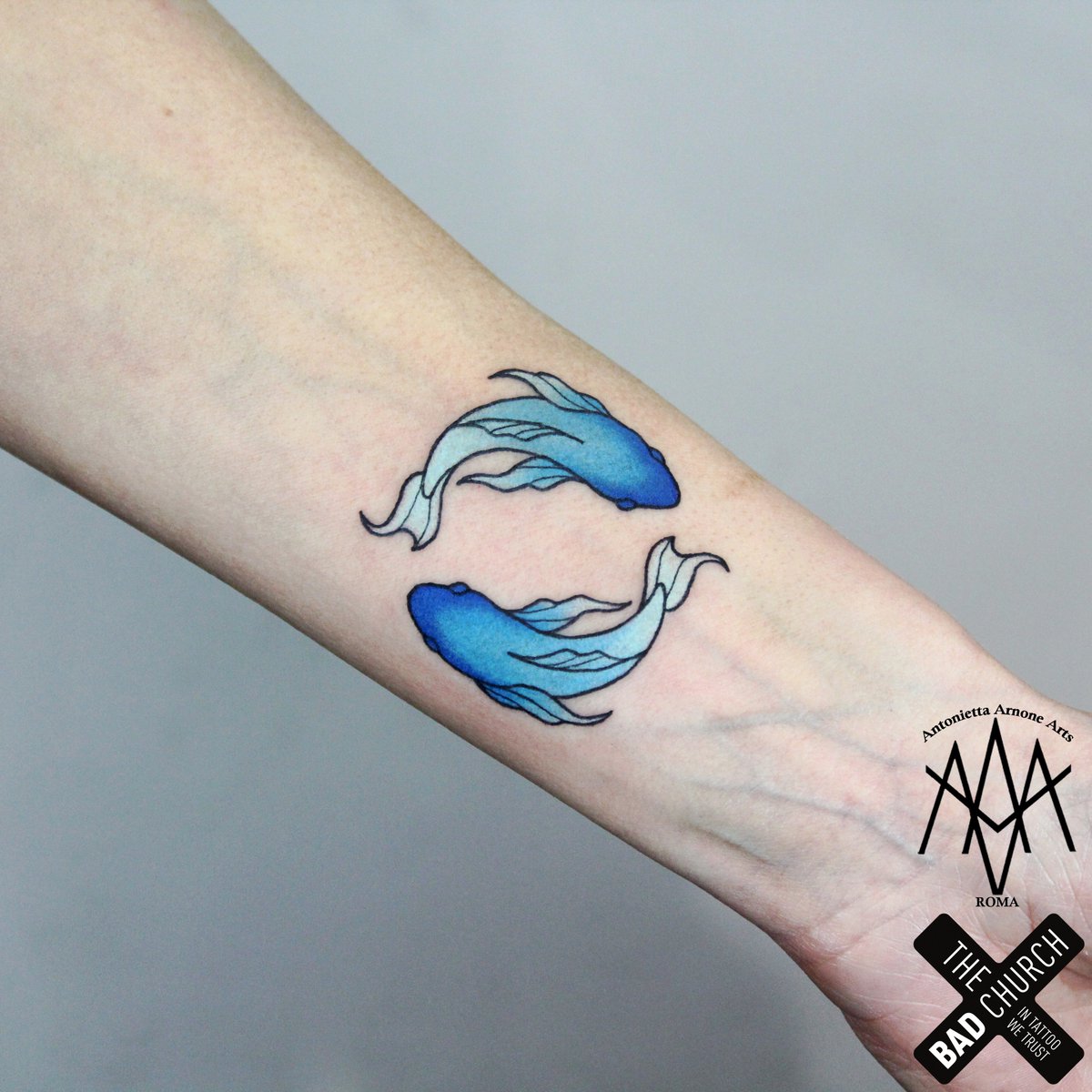 antoniettaarnonearts #romatattoo #tattooroma #italiatattoo #tattooitalia  #fish #blue #sea #tattoo #tattooer #tattoos #tattooart #tattooartist # colored #color #colors #twin #twins #tattooing #water #ink #inked  #tattooist #minimal, image size:1200x1200
