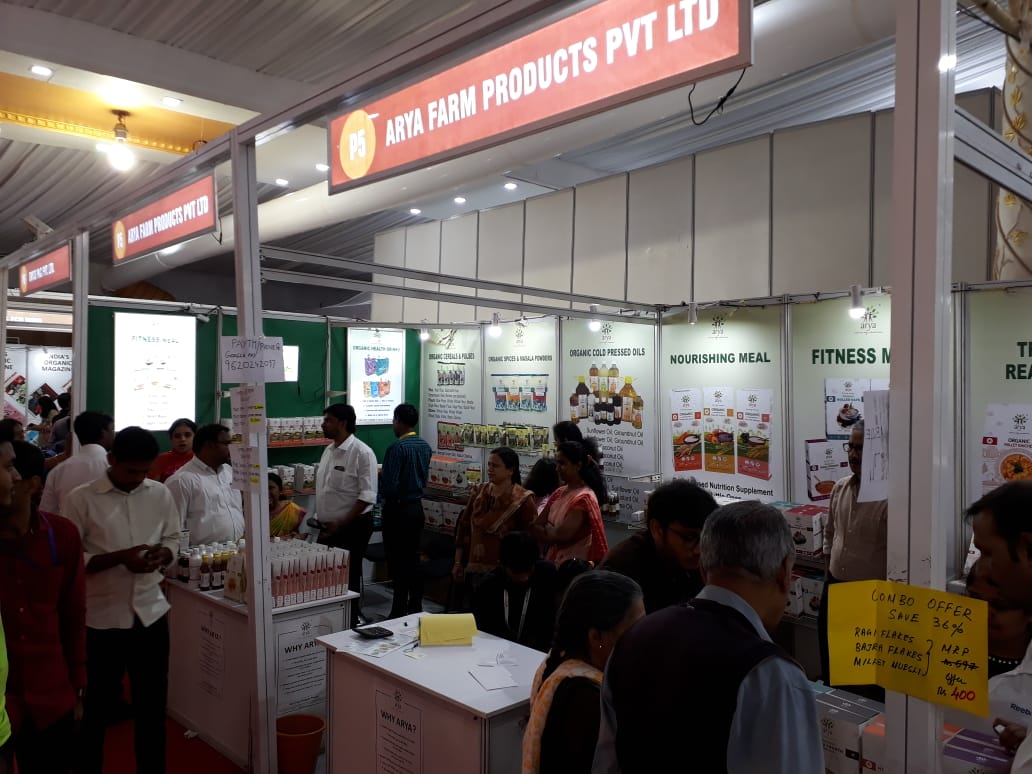 AryaOrganic's tweet photo. People pouring in at the Arya Farm Organic Stall on #Day3 of #OM2019ITF
Our team was happy to share information about #millets and wide range of #organic products available with Arya Farm.
.
.
.
.
.
#KSource #AryaFarmGoodness #NaturallyWholesome #Millets https://t.co/RFbGby50ML