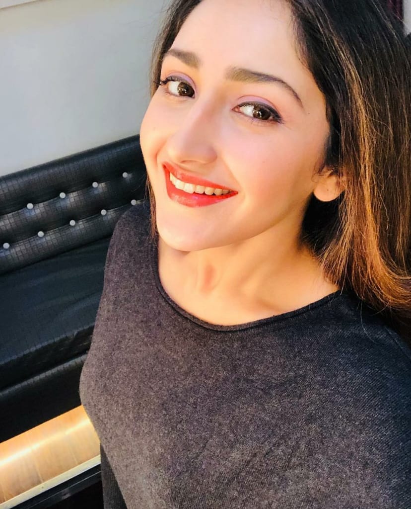 ManuMsd2's tweet photo. Recent 💥💥💥💥💥💥💥

@Sayyeshaa from the sets of #Kaappaan !🎥🔥😍*

@Suriya_offl
@LycaProductions @anavenkat 
#KeepCalmAndWaitForNGK #NGK https://t.co/R0hhR31rHd