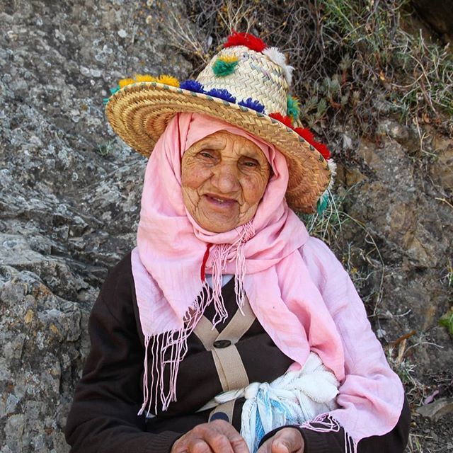 renotaiza's tweet photo. This lovely Moroccan woman at Chefchaouen, the Blue City

#travelphotography #canon #travel #traveller
#africa #morocco #marruecos #blue #bluecity https://t.co/b9pCm1L8oB https://t.co/uZph0NabYR