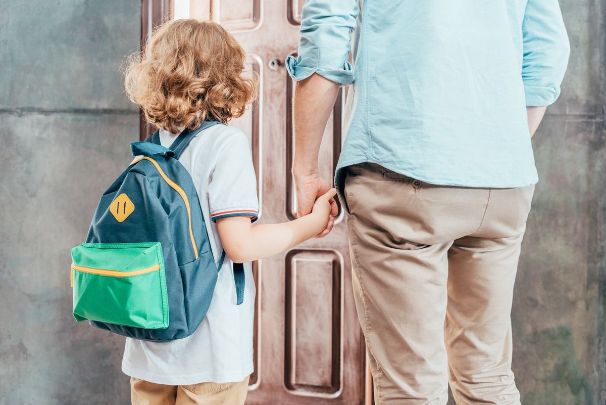 medizinfuchs's tweet photo. Im Frühjahr beginnt in #Deutschland wieder die Phase der #Schuleingangsprüfung 👩‍🏫. Was das für Euch und Eure #Kinder bedeutet erklärt Euch @frauraufuss : https://t.co/IbZ4CPwjVf https://t.co/S5f3sbkbkU