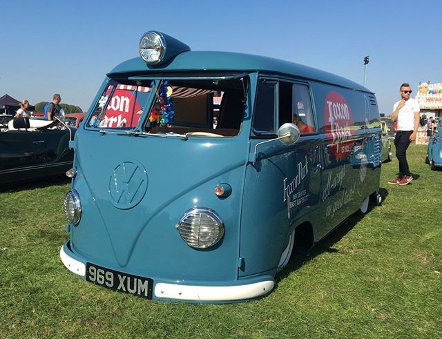 aircooled_life's tweet photo. Probably one of my favouite VW Panel vans of all timeβ£
β£
#aircooledlife #aircooled #vwpanelvan #vwsplitscreen #vwlove #type2 #vwbus #kombi #vintagevw #aircooledvw #vwcamper #vintagevdub #vwbus #skinnerclassics #vwaircooled # #veedub #aircooledtop #ai⦠https://t.co/KmVEdqLO3d https://t.co/I0JhmXarPx