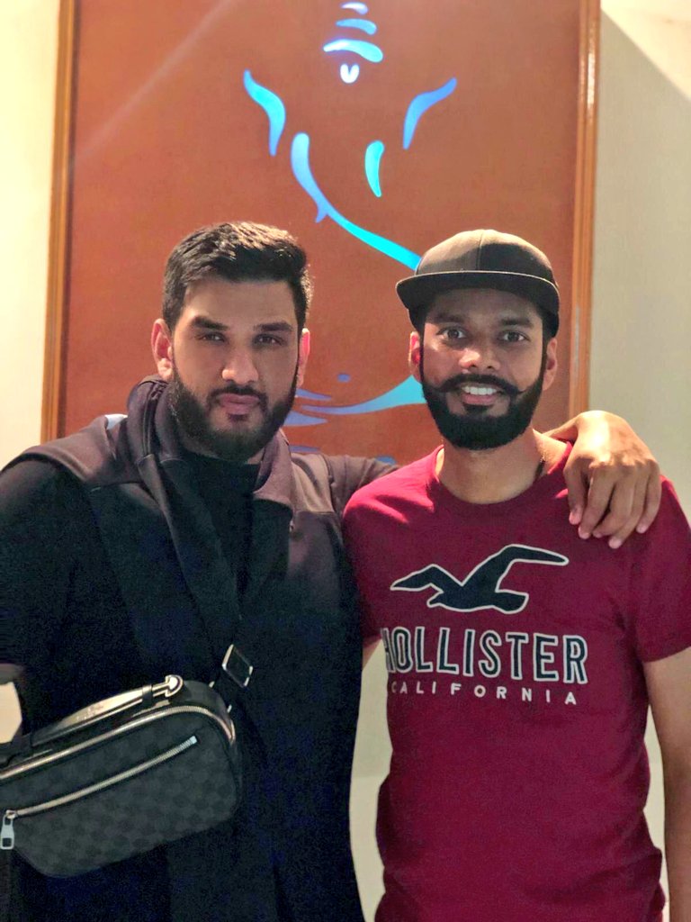 RohitVadher_'s tweet image. Great to catch up with my bro @ShayalOfficial here in India. #family #Pamily