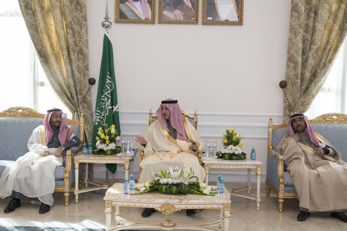 أمير #الجوف يستقبل محافظ #القريات ورؤساء المراكز.. ويشدد على تلمس احتياجات المواطنين
http://www.alriyadh.com/1732696
