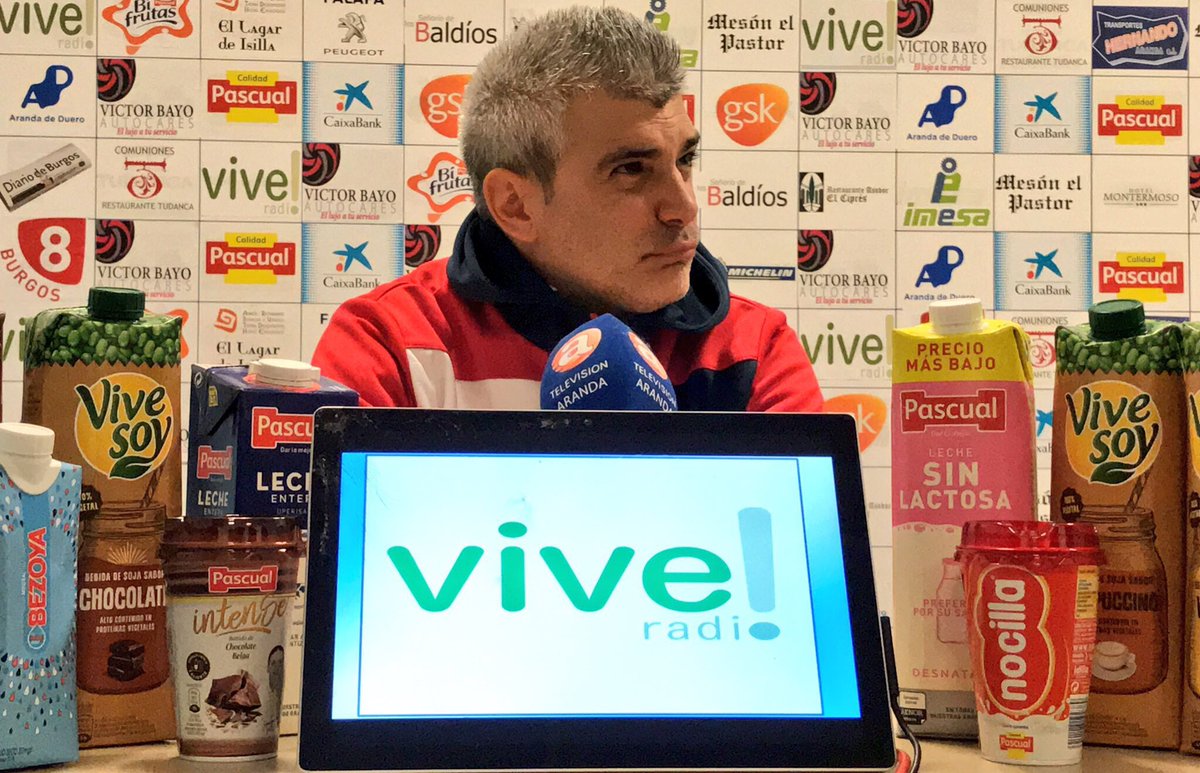 Javier Álvarez De los Mozos, entrenador de la Arandina, en rueda de prensa.