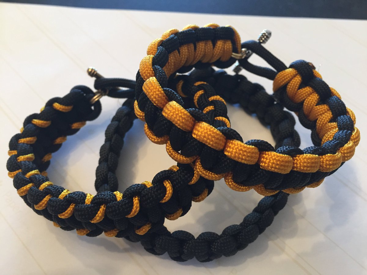 2minutedrillguy's tweet photo. #UC - Black & Gold fan bracelet >https://t.co/SHAagF6Xof Handmade by US #Veteran plz retweet #CUSystem #buffalo https://t.co/sGOBevmgKd