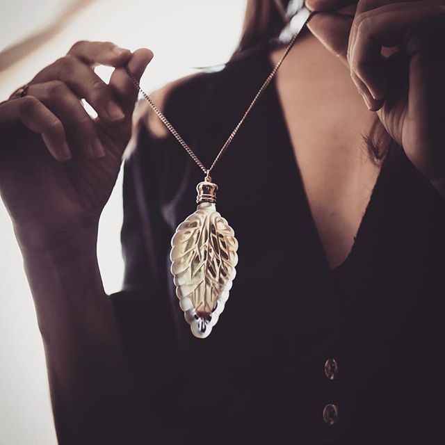 ForStrangeWomen's tweet photo. There's one petite custom perfume left for this limited full moon listing🖤 we will not have these leaf bottles for very much longer I'm afraid so we will be changing the bottle for the next round. .
.
.
#customperfume #natural #greenbeauty #glassbott… https://t.co/e8GZVjJ0Qw https://t.co/82vk77pxJ2