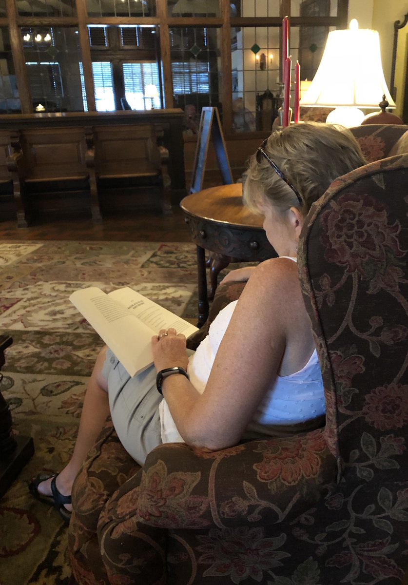 TannyMcG's tweet photo. Cincy teachers! How does an hour of slow, uninterrupted reading sound? That’s what we’re all about. Bring any book &amp; join us. Lobby of the historic Mariemont Inn, 6:30-7:30 pm on February 27 &amp; April 30. #CincySlowRead Note date change for April. Cincy educators, please retweet! https://t.co/XOOYwazIhC