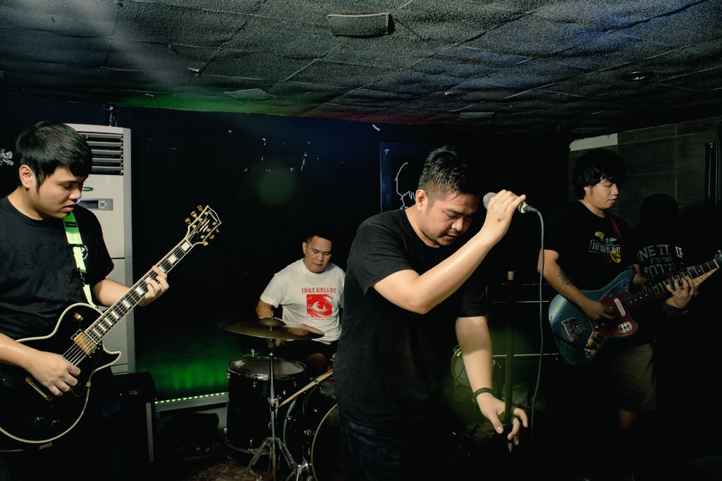 stillifeph's tweet photo. Had fun last weekend's banger! Thanks heaps, The Flying Lugaw and congratulations to your benefit show! 🎉🎊

📸: @VVeirdVishes ❤ 

We're taking it slow in the meantime as we go inside the studio and finalize our record. Stick around for further updates! See you around! 🤙 https://t.co/UYm6kkUsjA