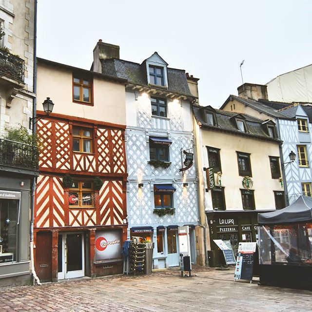sweettravellers's tweet photo. Week-end 〰️ .
.
.
.
 #rennesmaville #rennescity #visitrennes #rennestourisme #rennesimages #labellebretagne #bretagnelovers #igersbretagne #bretagnemylove #brittany #lifeauthentic  #thedailyexplorer #travelerparadise #mthrworld  #letsgoeverywhere #welive… https://t.co/wGUGFgi6Vq https://t.co/W7CWfQjzUc