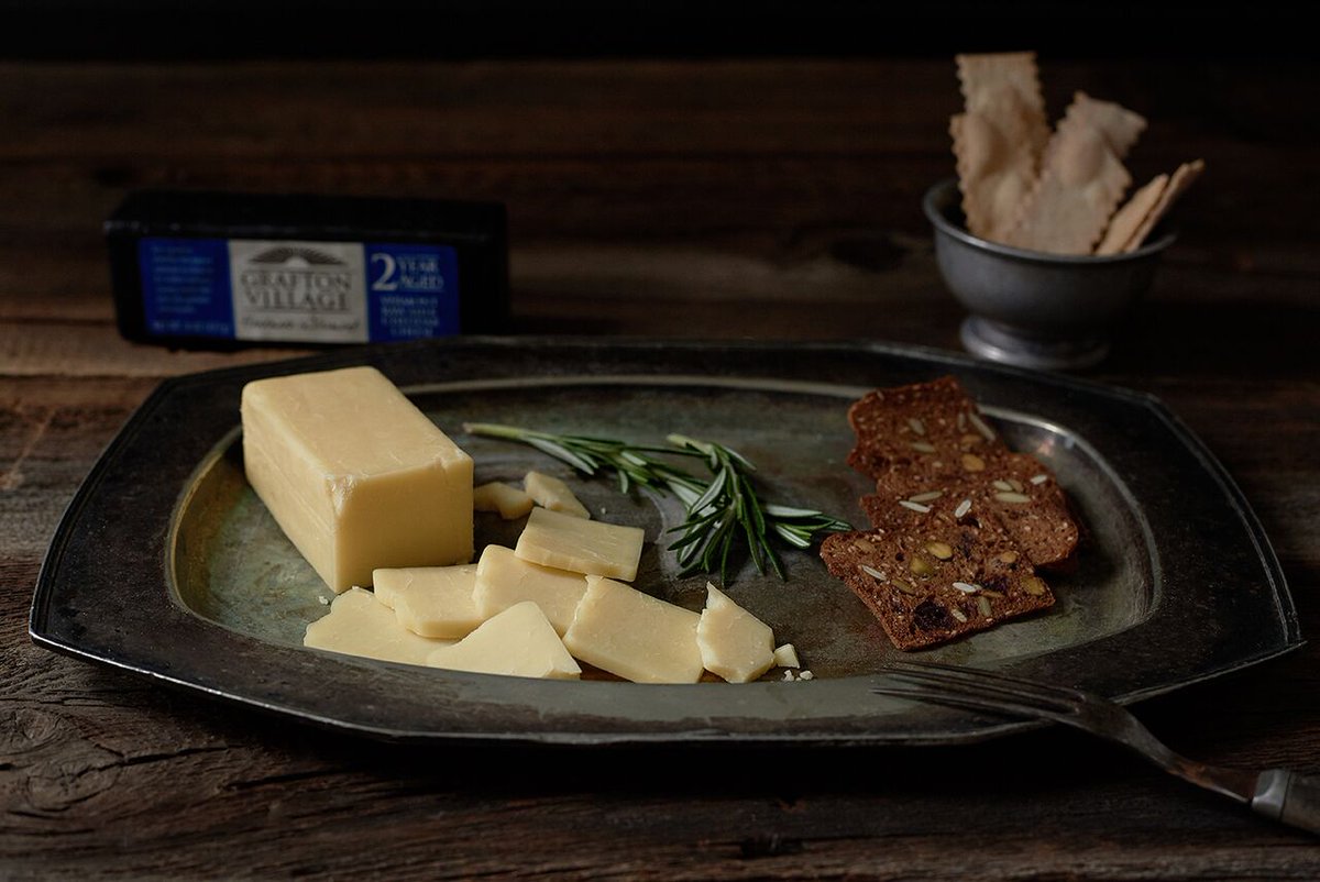 It's one of our favorite days of the year! #NationalCheeseLoversDay. Boy, do we love cheese. 

We might be snowed in here in #VT, but we'll be sure to enjoy the snow day with some of our favorite Cheddar snacks. And for your Sunday enjoyment, a thread of delicious cheeses 😋