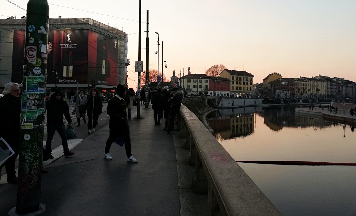 marcopoggioli_'s tweet photo. Una giornata splendida per cominciare 🌅🤞 #sunday #around #milan #sfide #digitallife #milano #digitalgoals #webmarketing #newlife #tramonto #navigli #darsenamilano https://t.co/bEfYadjTgZ