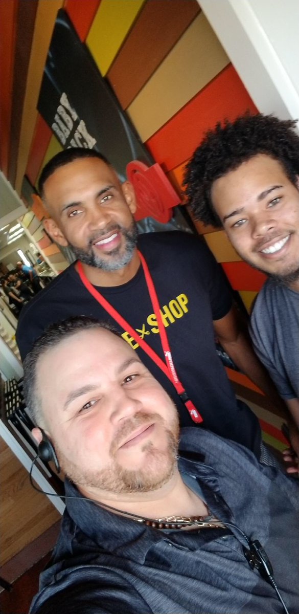 Michi_Michi28's tweet photo. NBA Hall of fame player Grant Hill enjoying some sizzling items at #championsgate @Chilis #socialwellbeing @CabezaWilfredo @MartyMart1226 https://t.co/uNixLERhfY