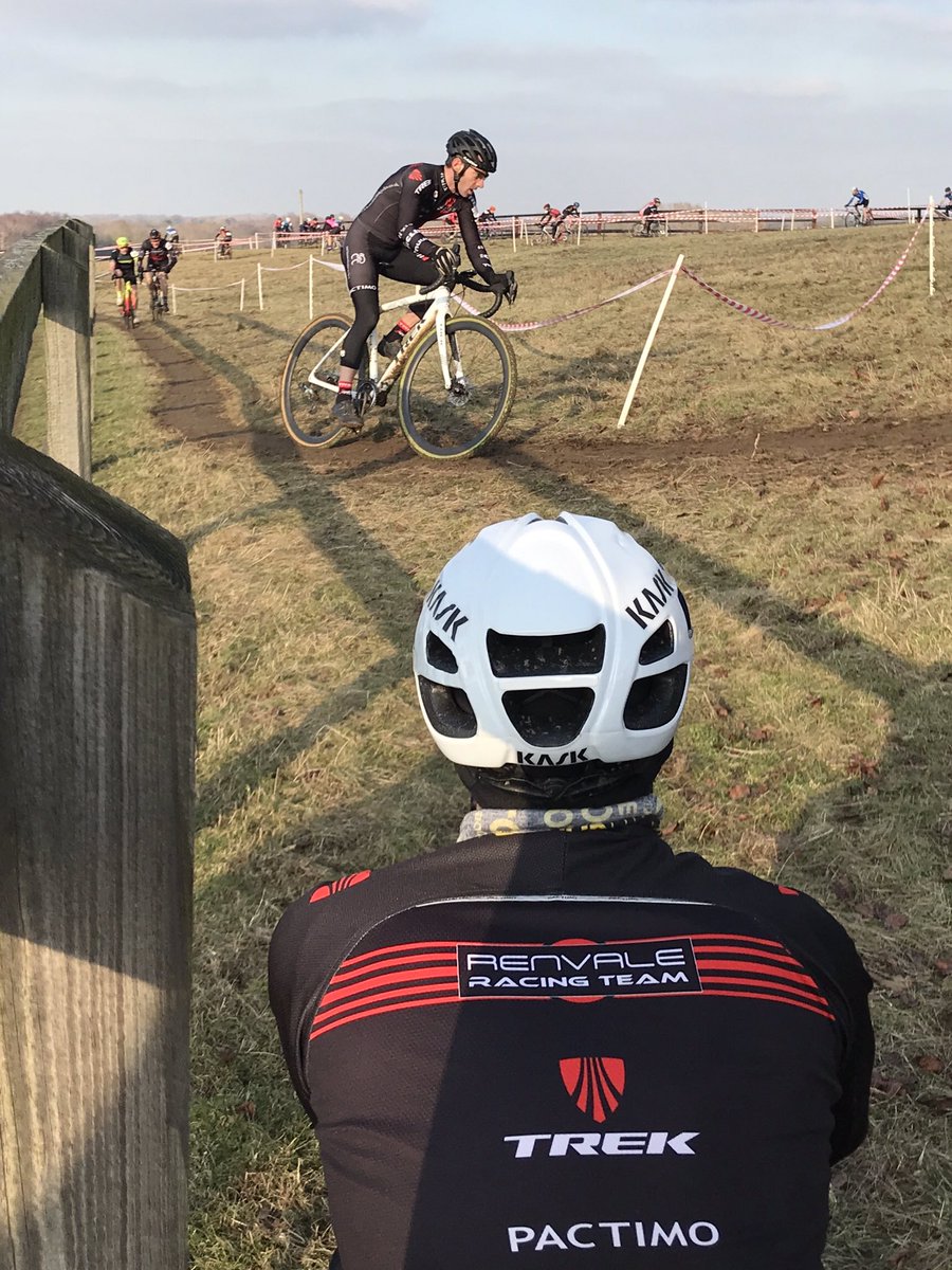 icenivelo's tweet photo. Great day’s cyclocross racing by hundreds of riders in our Snetterton Cross at the @HorseCharity arena and paddocks!  Thanks to our club members and Eastern League friends for making it happen 😎 https://t.co/guoPvc0Unr