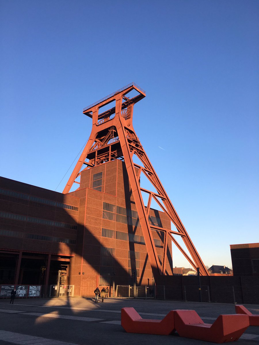 htomassen's tweet photo. Maar 1 uurtje rijden, Unesco world heritage: zollverein in Essen. De moeite waard! #reddotmuseum https://t.co/5iGEWh8YhH
