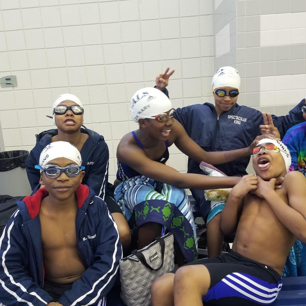 CTKING07's tweet image. Way too much FUN at a swim meet!@1HLHK SEALs