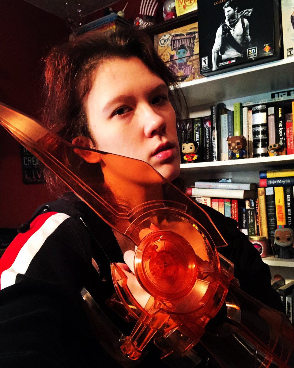 Lyssarie's tweet image. Gotta rep my @masseffect love! #masseffect #bioware #thinkgeek #commandershepard