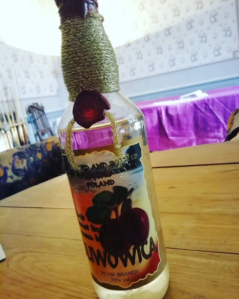 BooksWhen's tweet image. Toujours en bonne compagnie avec mon guide local préféré ! #nazdrovya
Je vous invite à visiter le château de Lavison à #loubens bijou historique datant de 1274 aux vins mémorables !