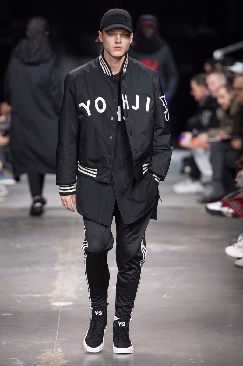 Shigeaki Arai Y 3 19aw 山本耀司のdna クラシック が良い意味で薄まり スポーツとシティが全面に押し出され そこにトラッドがほのかに混ざり Y 3に新鮮な変化が生まれた 都会で着られるモードなスポーツウェアの誕生 やはり今 山本耀司のセンスを