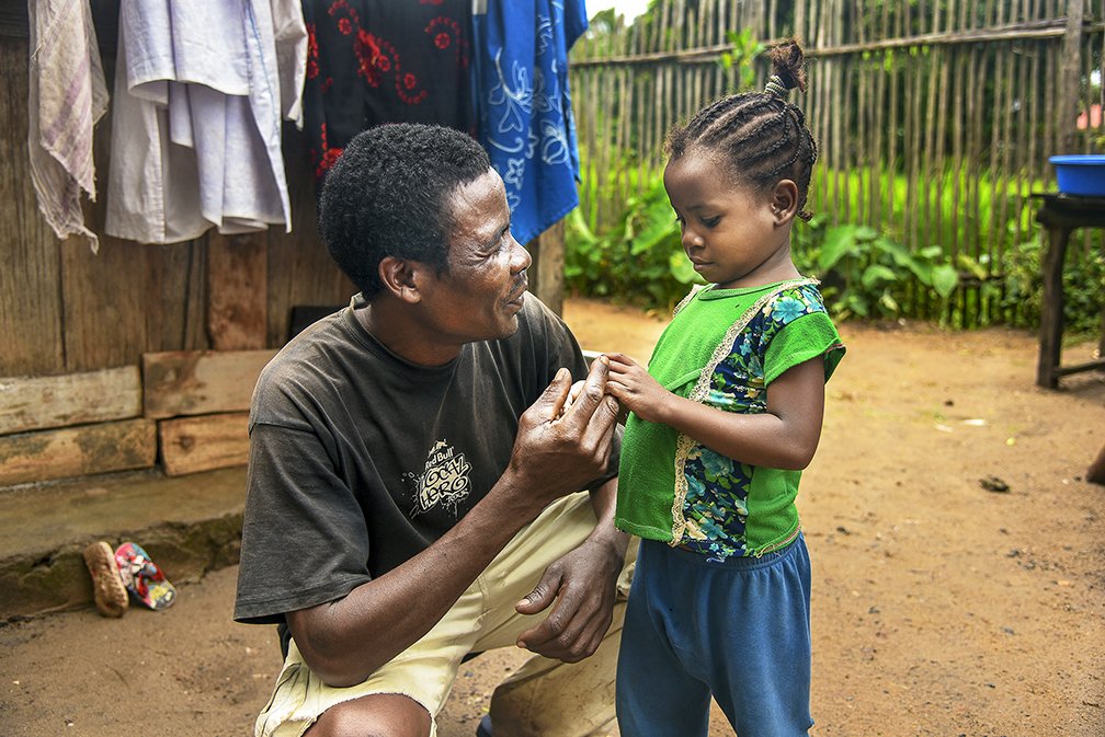 operationsmile's tweet photo. Armand says Brunel is no longer teased at school and she spends all her time playing with the other kids in her neighborhood. He says, “Thank you Operation Smile. Please say hello and thank you to all the Operation Smile Madagascar staff.” https://t.co/t2xsbslT7A