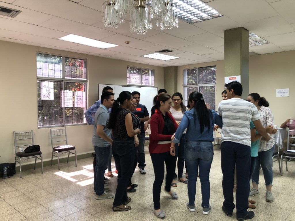 i3labespol's tweet photo. Hoy finalizamos nuestro Taller Fundamentos Scrum con excelentes equipos que aplicaron y ejecutaron un proyecto utilizando los artefactos , eventos y roles de scrum  #espolinnova https://t.co/tMyLGuM16K