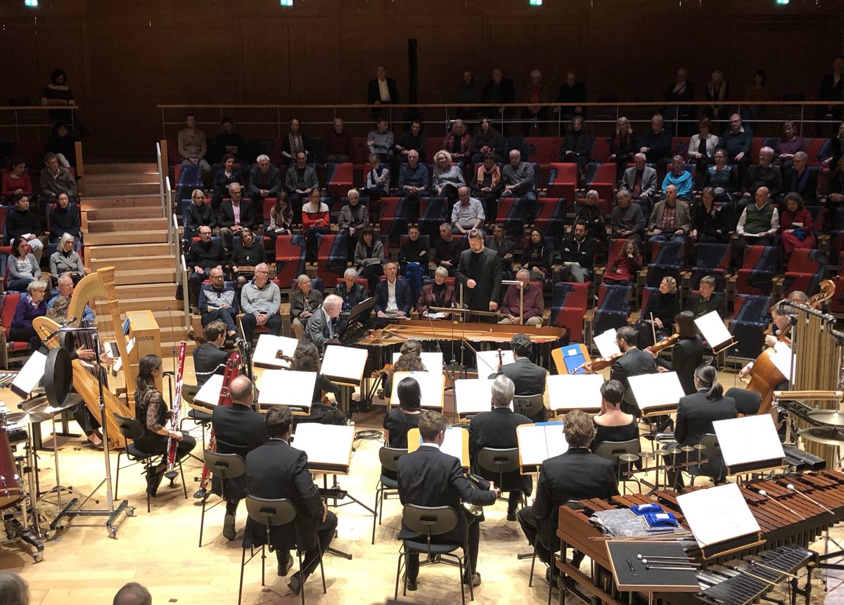 KalliJari's tweet photo. ”Perfect” was @DBarenboim’s brief, but ever so apt description of Matthias  Pintscher’s NUR (=🔥) for piano and ensemble, given an absolutely spellbinding premiere tonight at @boulezsaal with Barenboim as soloist and the composer conducting the #BoulezEnsemble!!💕 BRAVI!!! 👏🏼💐 https://t.co/csNivRoVJT