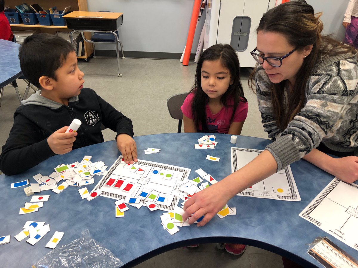 SchoolMckitrick's tweet image. Sorting 2-D shapes by a number of attributes - number of edges and vertices, size, colour, and shape. #grade2. #sortingshapes