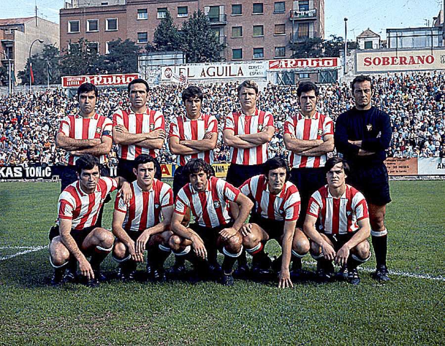 FOTOS HISTORICAS O CHULAS  DE FUTBOL - Página 5 DxYnFdPX4AAHH0e