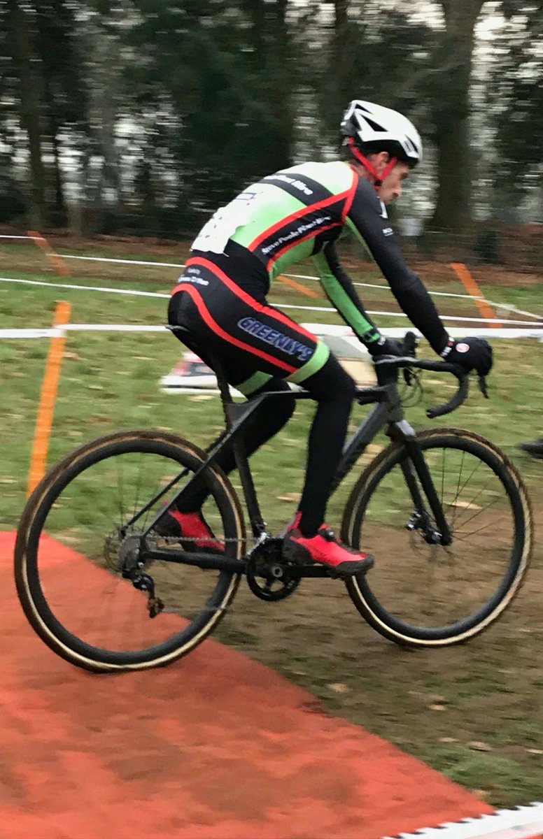 DaveEarth1's tweet photo. Two races this weekend, came home with a win and a 2nd place. Thank for the support from @pooleplanthire @xpresscoffee @VeloSkin @IprintTextiles @OTESportsGB @SmithSportsCivi @KiowaLtd @smhtyres @nicktippers @veloracecoach https://t.co/4ddKRGLXBi