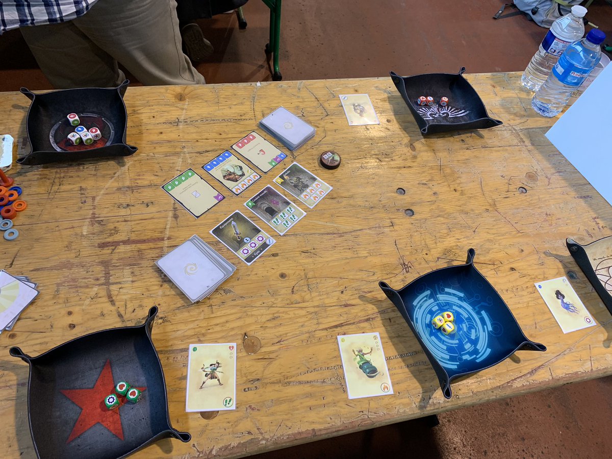 #RennesEnJeux c'était 13 parties, 4 prototypes et plus de 25 joueurs ! Merci à tous. À l'année prochaine ?