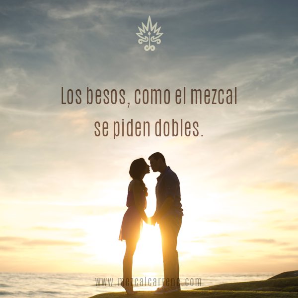 mezcalcarreno's tweet photo. Disfruta tu #domingo #abesos Pídelos #dobles como el #mezcalartesanal 😘💕 https://t.co/pDLQ56zWJX