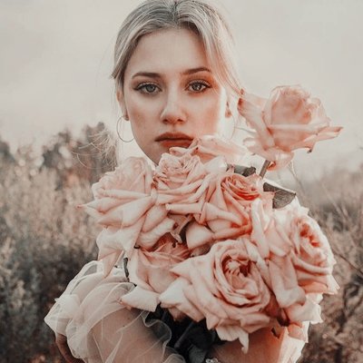 OfAdorbleOne's tweet photo. “I Remember When He Tooks These.. ” I look Beautiful. https://t.co/Ys7H4gGP86