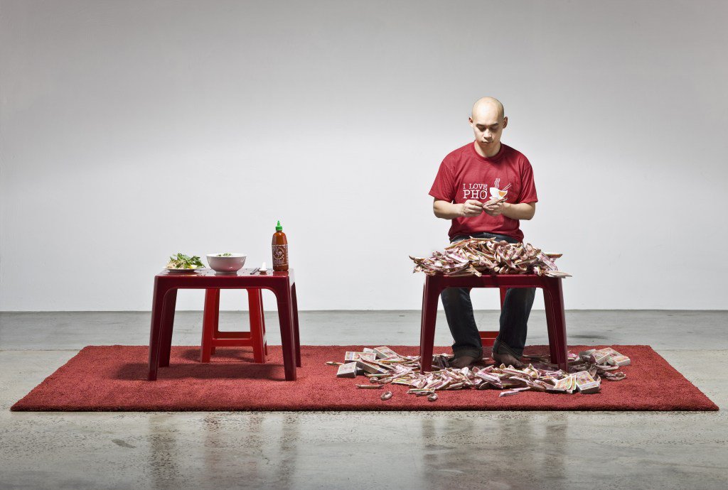 So many incredible things to get amongst during Sydney Festival. Including Phuong Ngo's durational performance: Article 14.1 at MCA until Jan 23rd
#exhibitition #humanrights #asylum #vietnam #interactive #reflection #folkmagazine… folkmagazine.com.au/review/sydney-…