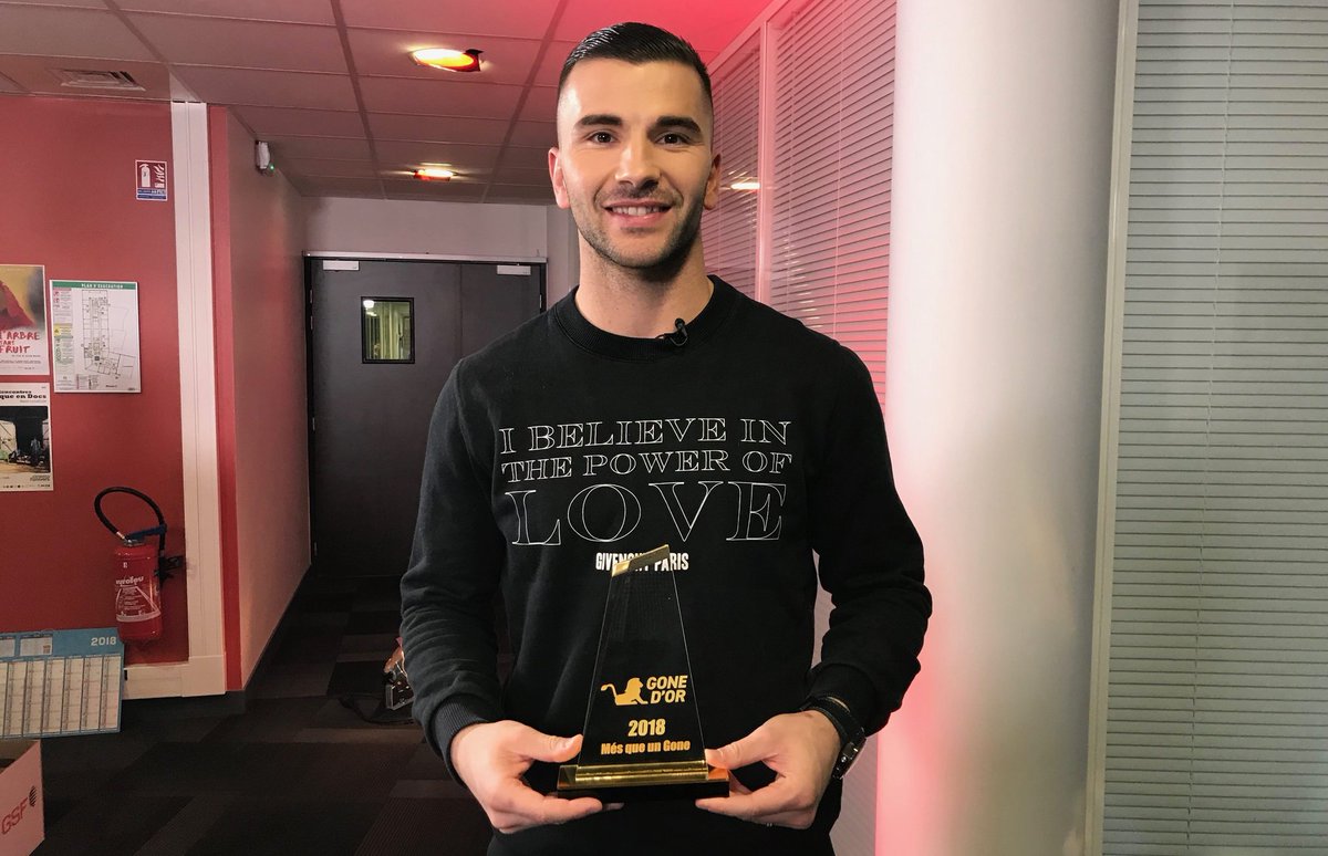 Il n'est pas Gone d'Or 2018 pour rien !! <a href="/CoupetCoupet/">Grégory Coupet</a> 😉😅💪 #TeamOL #Derby <a href="/CafeCommerceOL/">Café du Commerce OL</a> <a href="/tyfoun/">Tyfoun #Sagiste</a>