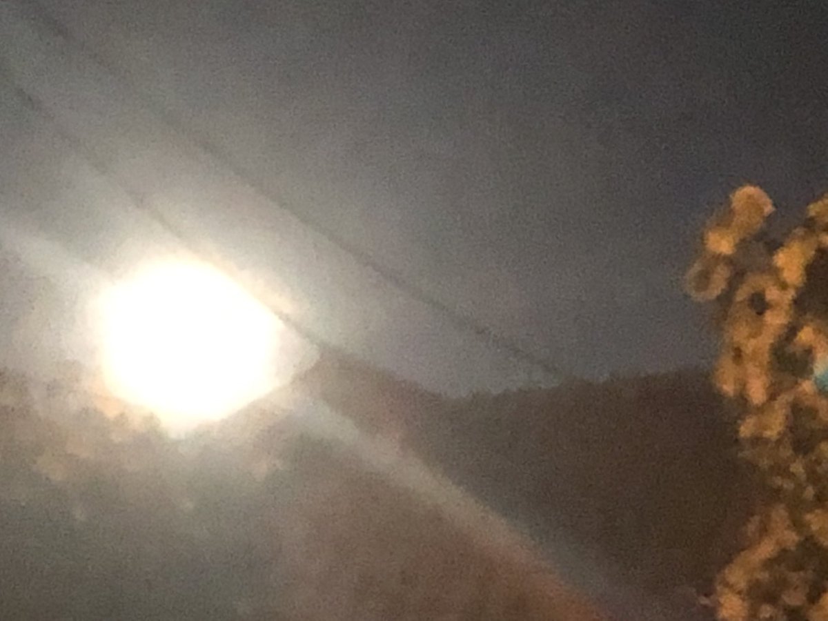 tuffiare's tweet photo. #Supereclipse. Esperando en casa el romance de ella con el astro rey. Por ahora cielo totalmente despejado en Santa Cruz. Listos para el gran espectáculo https://t.co/wh4LeEmq89