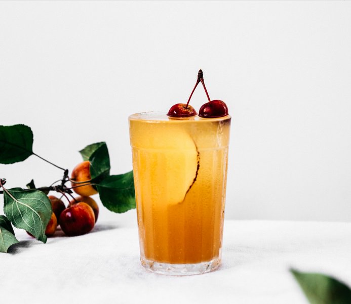 foodista's tweet photo. Ginger Apple Spritzer from @SashaSwerdloff
Foodista's Drink Blog of the Day! https://t.co/C4B2o8IDqa #Foodista #DBOD #Drink #mocktail #Spritzer #AppleCider #GingerApple #Gingerbeer #Cardamombitters #GingerAppleSpritzer https://t.co/IKnnxXZl7L