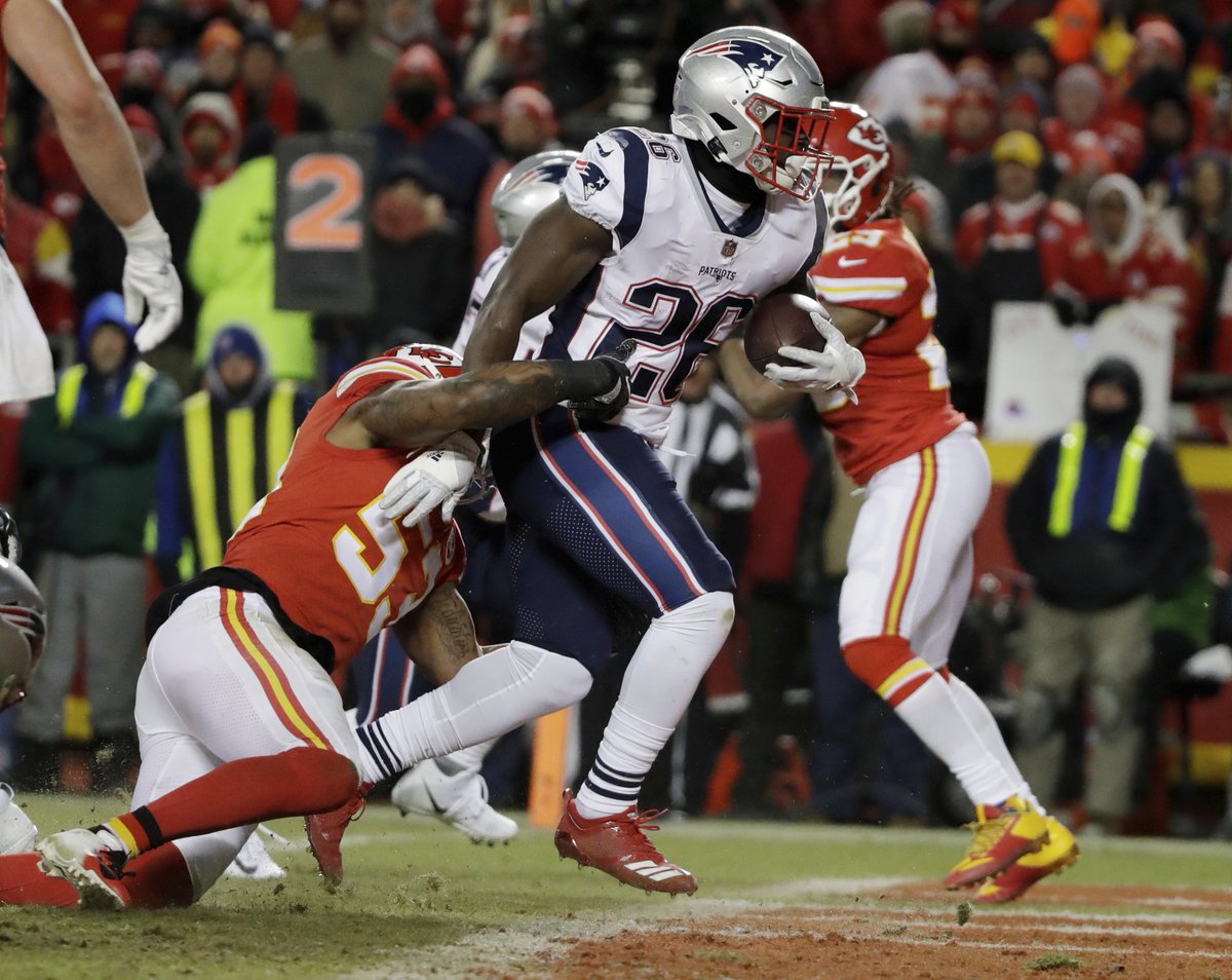 End of the 1st:

 #EverythingWeGot: 7
 #LetsRoll: 0

#NFLPlayoffs | #NEvsKC