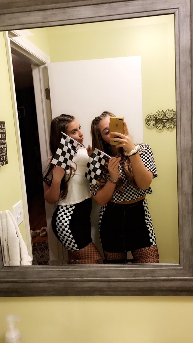 CarterJackson01's tweet photo. Happy late bday!!! @taylor_hufford love u sm bestie!❤️ so glad I was with u for ur special day(: U deserve the best sweet girl ily https://t.co/vule3kmYcY