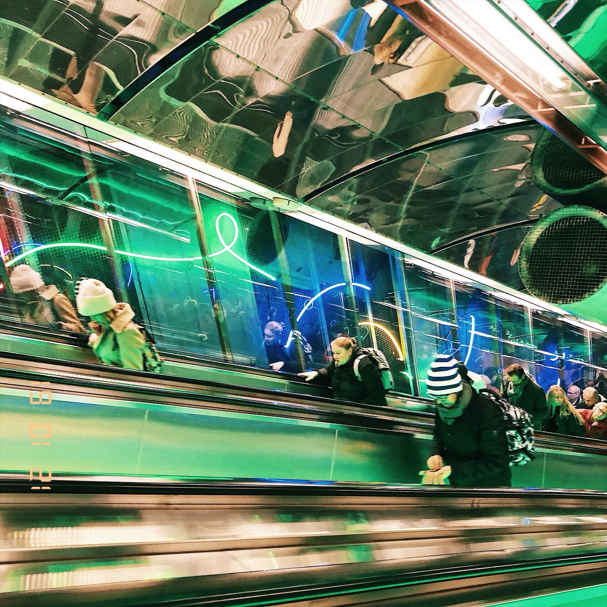 Uzivatel Nomi Na Twitteru フォロワーさんに教えてもらったo2camというアプリ が色々遊べて楽しい お気に入りフィルターは北海道とインパクト インスタントカメラみたいな日付スタンプもかわいい 女の子たちみんなの使ってるカメラアプリ聞いて回りたい