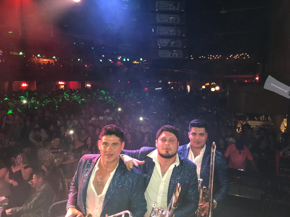 sebastianes's tweet photo. Esto pasó ayer, gracias #Denver #Colorado esperamos volver pronto.
#FierroPapa #Uyuyuyuyuyyyy https://t.co/FBnr7Hk4cI