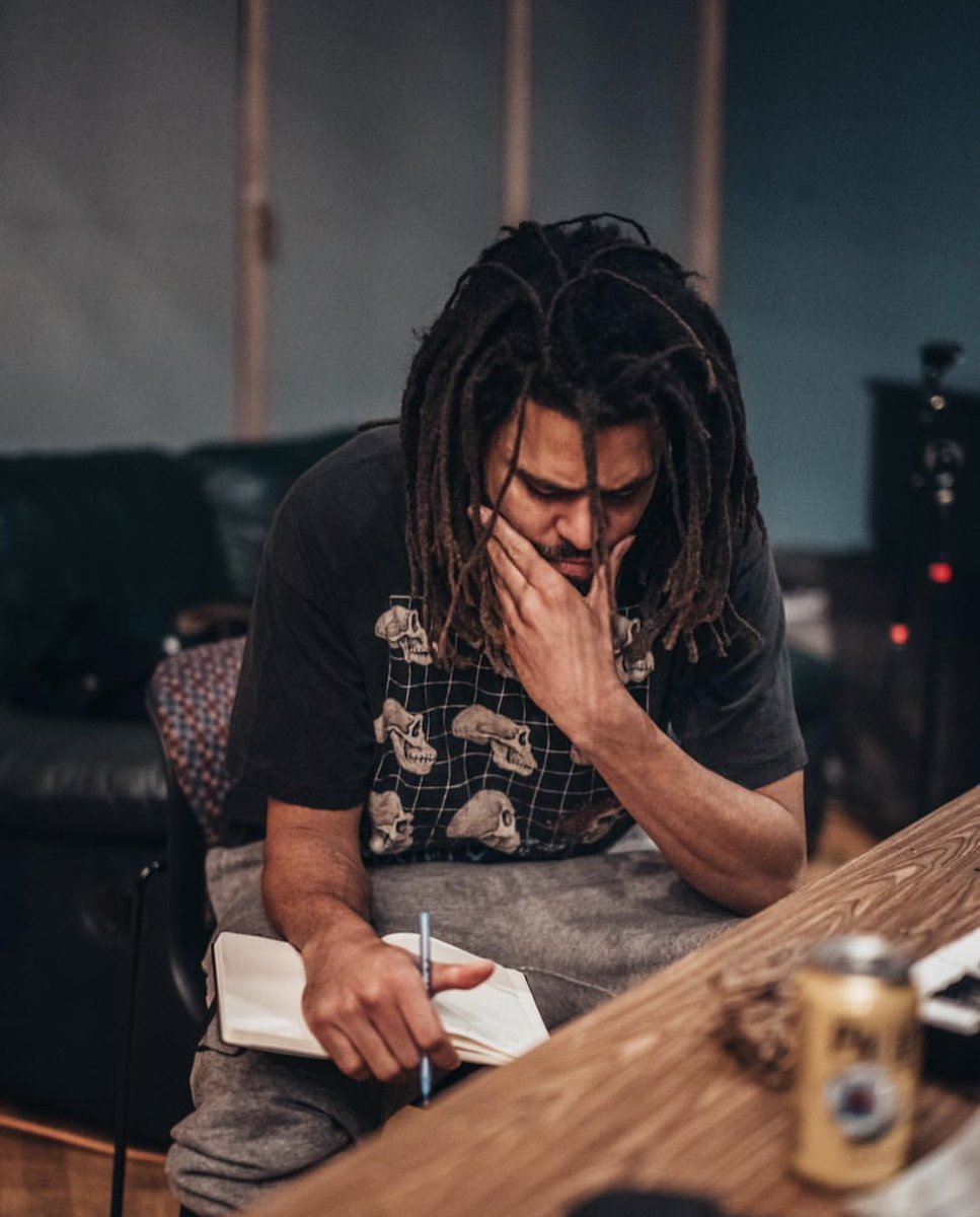 RapDirect_'s tweet image. J. Cole deleted all of his posts on Instagram 👀